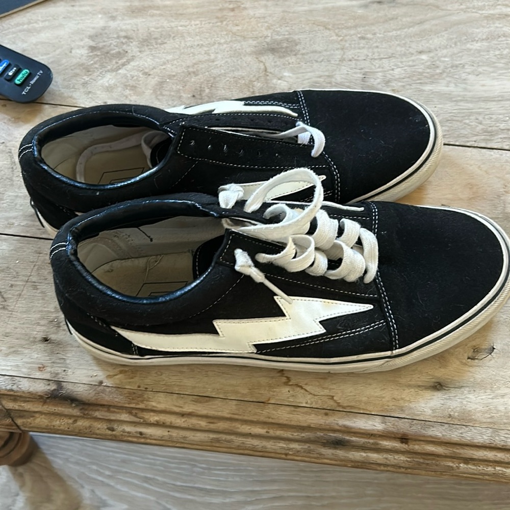 Revenge Storms Men’s Size 11